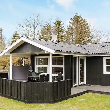6 Person In Hadsund-by Traum